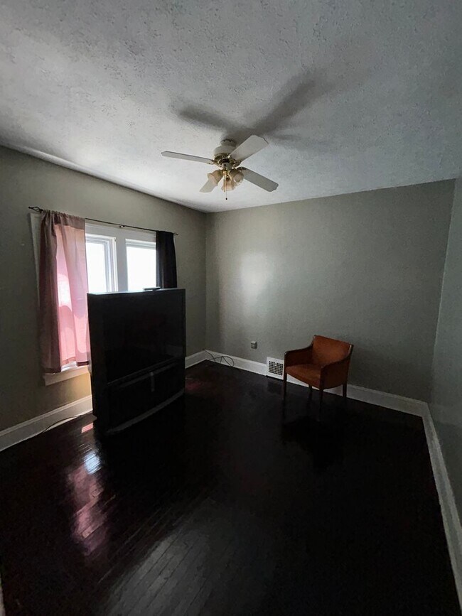 Foto del edificio - 4807 E 84th St