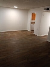 Building Photo - 1141 Lake Victoria Dr