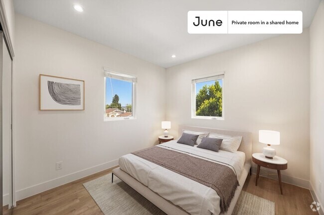 Building Photo - Private bedroom in 4 bed/4 bath Home