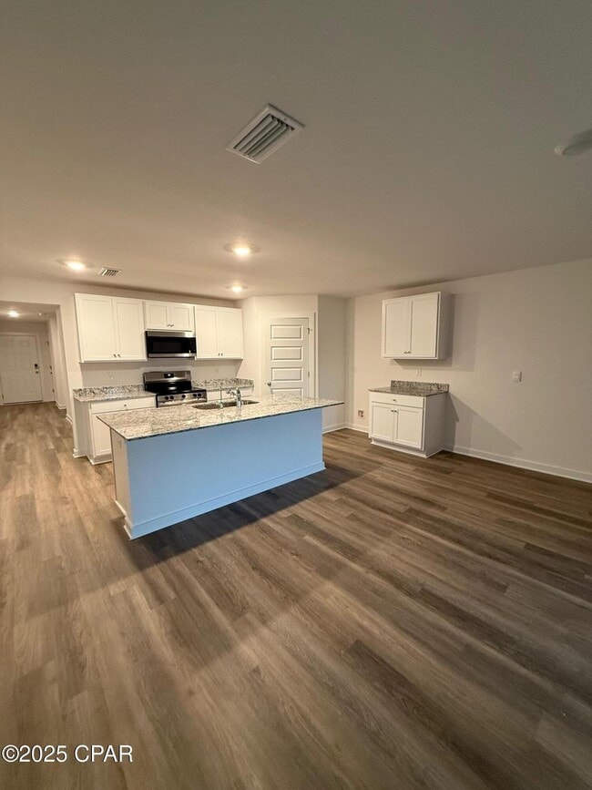 Foto del edificio - 135 Dockside Rd