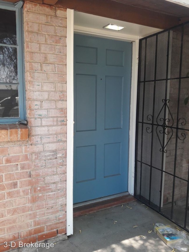 Foto del edificio - 2 br, 1 bath Apartment - 4313 E. Burns St.