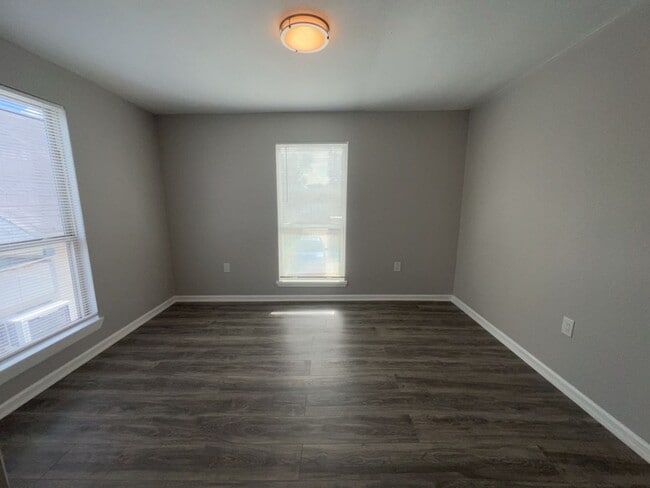 Building Photo - 6915 Avenue L