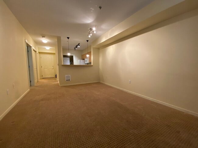 Building Photo - 118 107th Ave NE