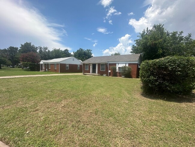 Photo - 2 Bed, 1 Bath, 1 Car Garage House