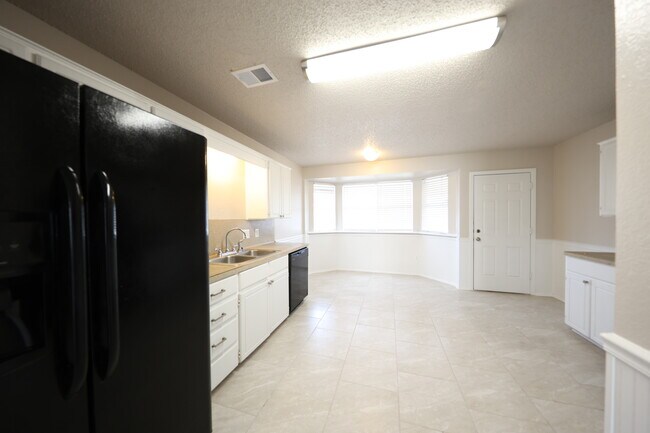 Building Photo - 4609 Stallion Dr