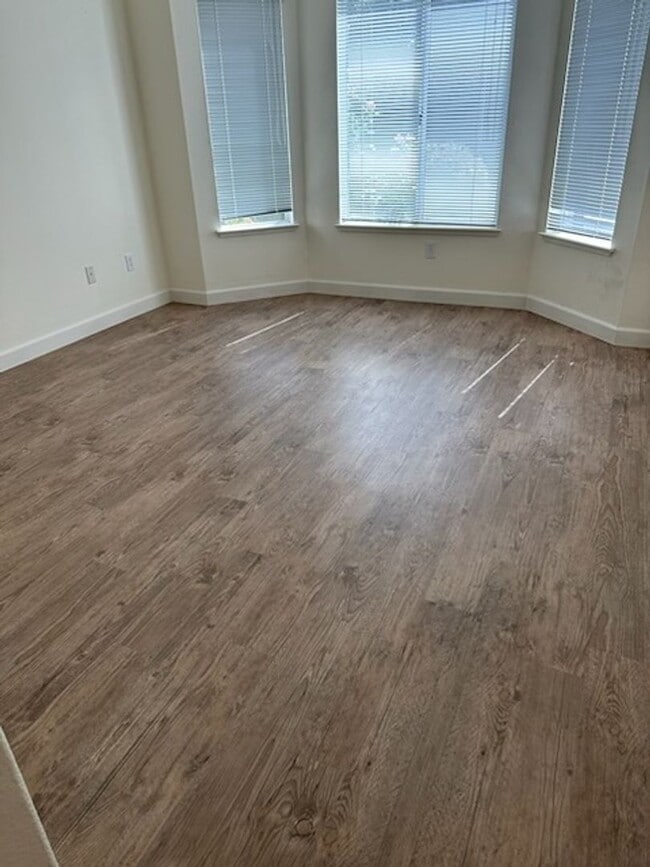 Building Photo - Summerset I in Brentwood-2/2 with Communit...