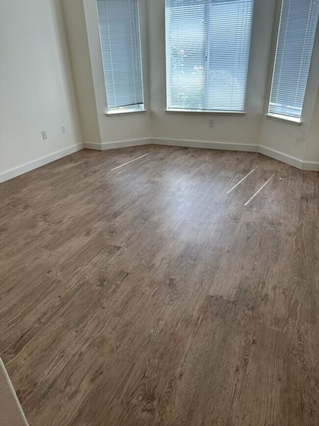 Foto del edificio - Summerset I in Brentwood-2/2 with Communit...