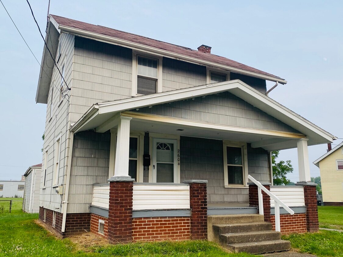Foto principal - 2604 Kirby Ave NE