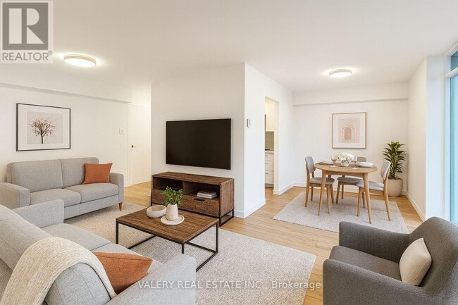 Building Photo - 70 Park St E