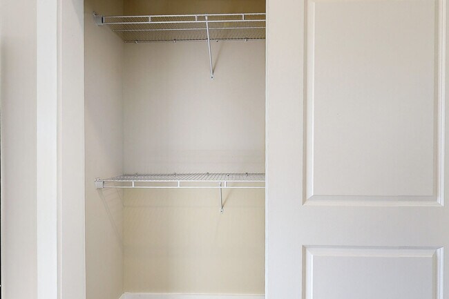 Foto del edificio - 80 N Central Ave