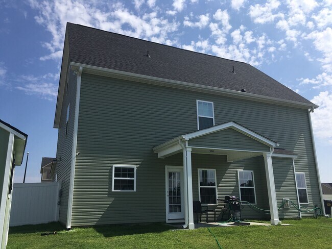 Building Photo - Practically New Home w/Fenced Back Yard Lo...