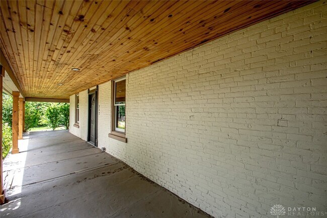 Building Photo - 117 Montgomery Ave