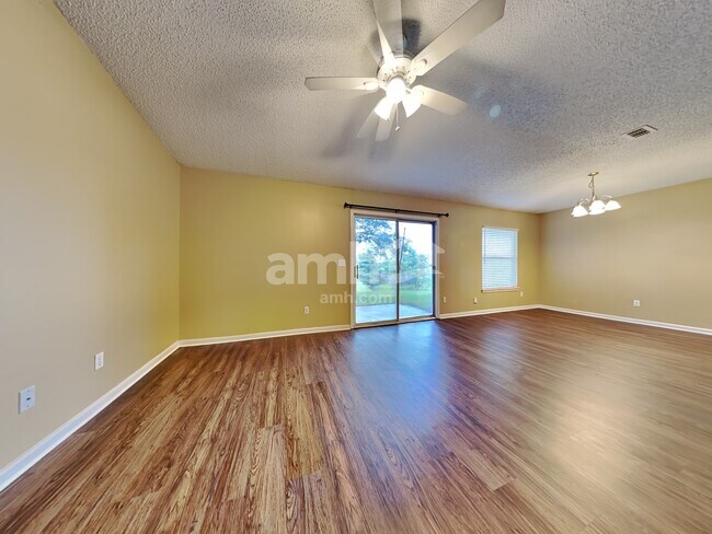 Foto del edificio - 7295 US Open Blvd