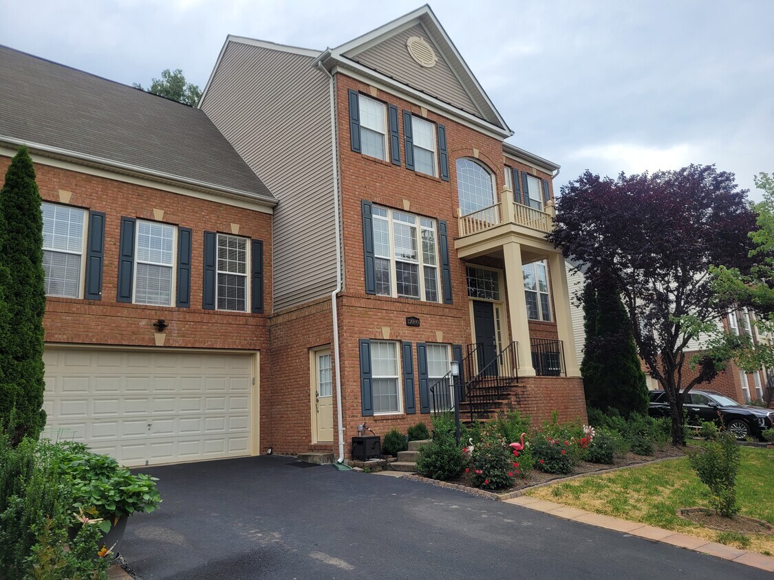 Foto principal - 12080 Paper Birch Ln