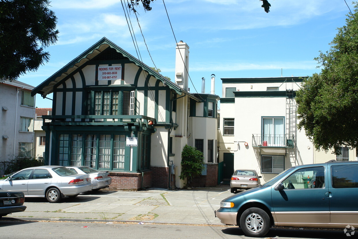 Primary Photo - 2438 Warring St