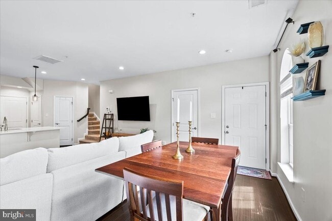 Foto del edificio - 6412 Walcott Ln