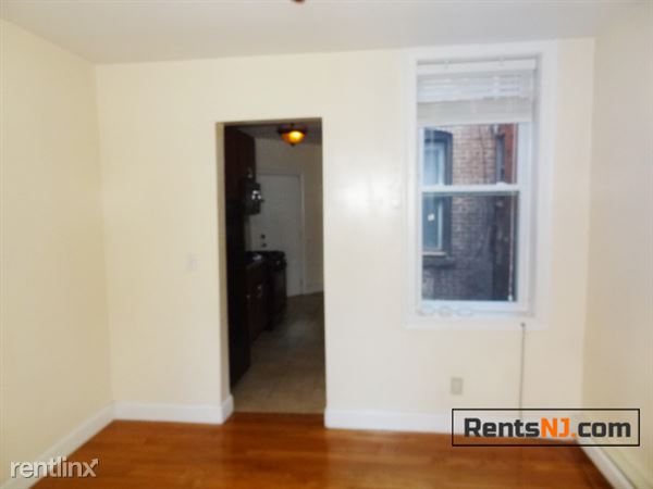 Building Photo - 305 49th St
