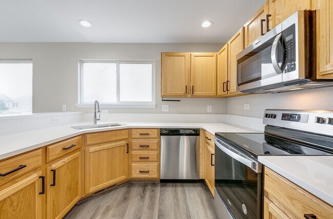 Building Photo - Totally Updated 3 Bedroom 4 Bath home