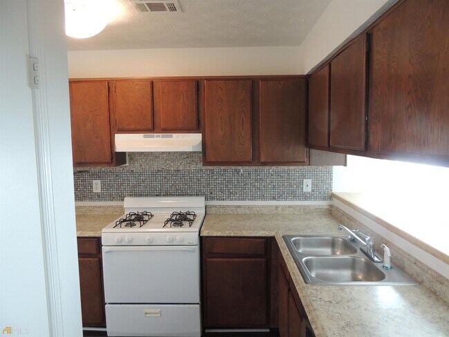 Building Photo - 870 Heritage Oaks Dr