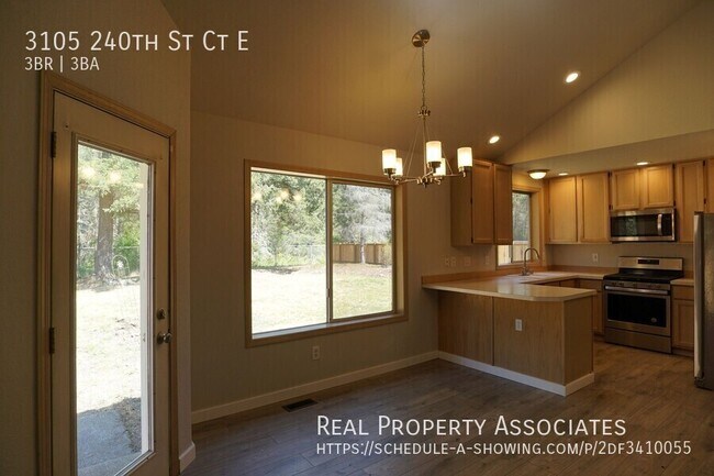 Foto del edificio - 3105 240th St Ct E