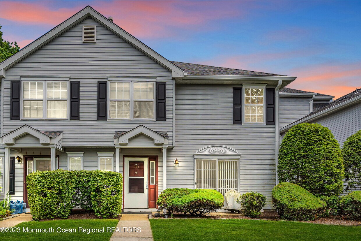 Foto principal - 971 Lily Ct