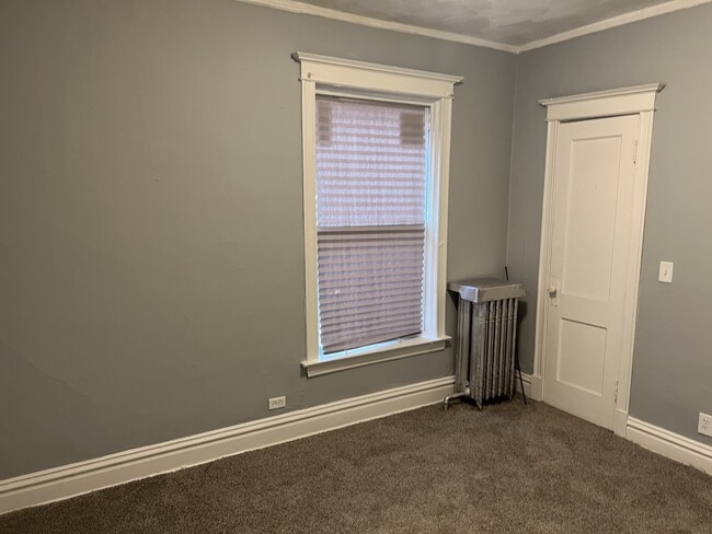 Foto del edificio - 1436 E 66th Pl