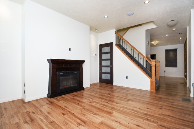 Photo - 92 S 24th St House