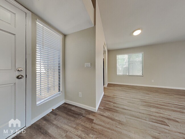 Foto del edificio - 4816 W Sierra Vista Dr