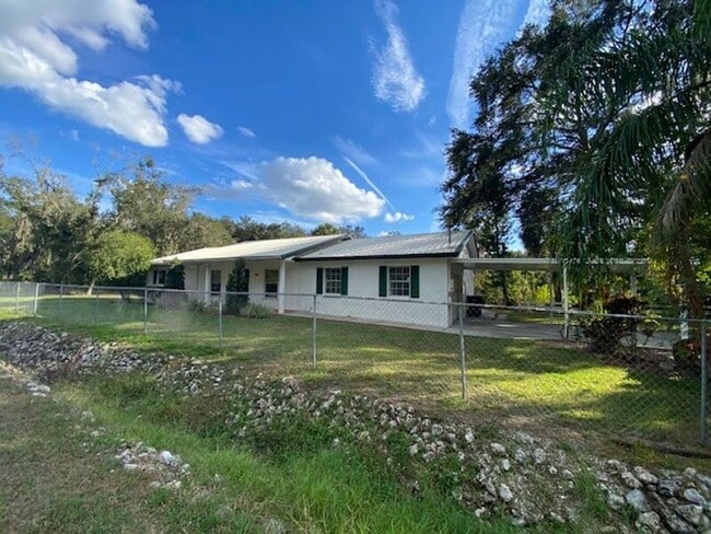 Building Photo - 11025 Desoto Rd