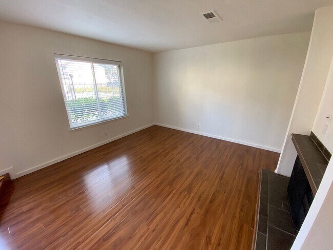 Foto del edificio - 2 Bed 1.5 Bath Condo In Concord (Northwoods)
