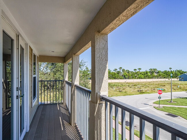 Foto del edificio - 1965 Bridgepointe Cir