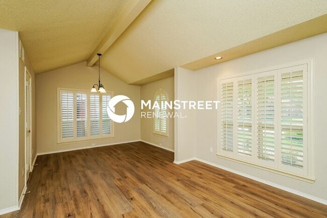 Photo - 3 Bedroom Pet-Friendly Home in Carrollton, TX with Main Street Renewal