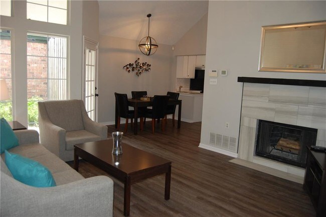 Foto del edificio - 3124 Royal Gable Dr