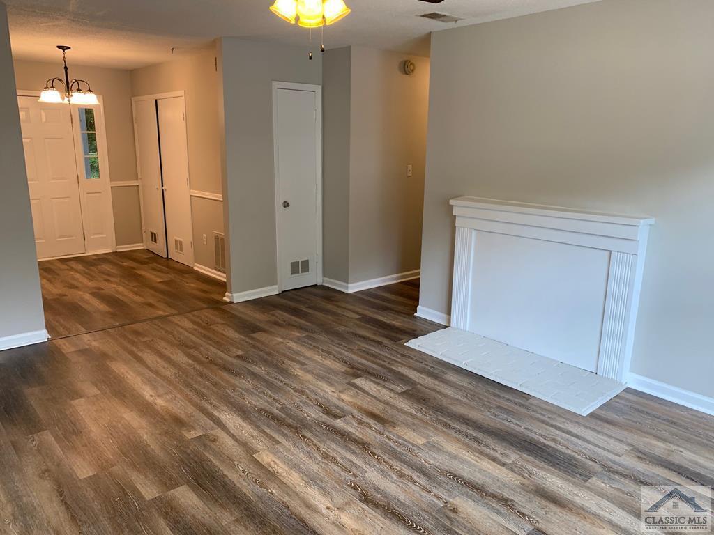 Foto principal - 109 Mark Twain Cir