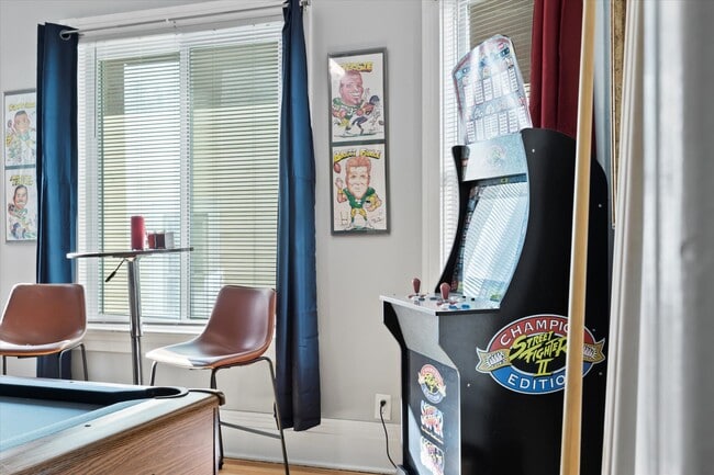 Foto del edificio - 2623 S Howell Ave