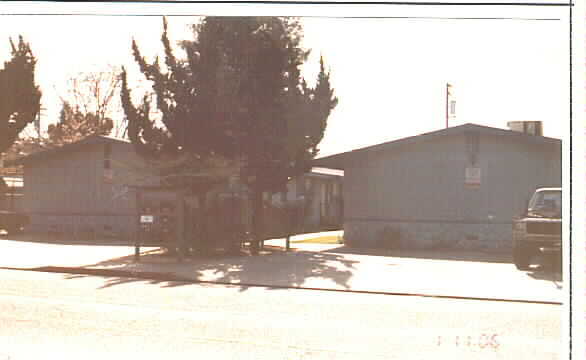 Building Photo - 260 Wayside Dr