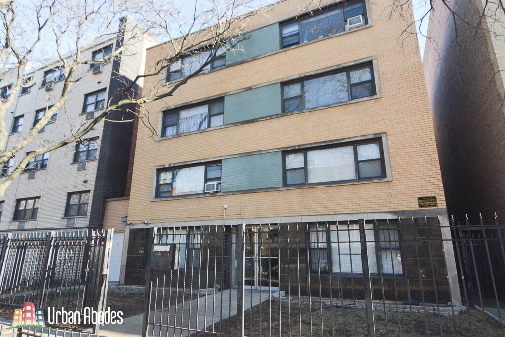 Primary Photo - 6007 N Kenmore Ave