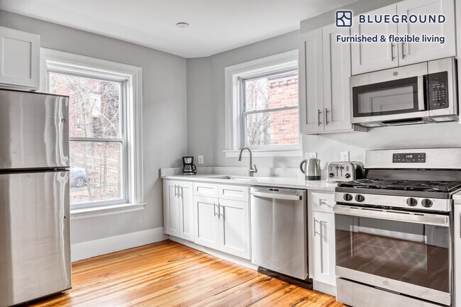 Foto del edificio - 112 Winthrop Rd