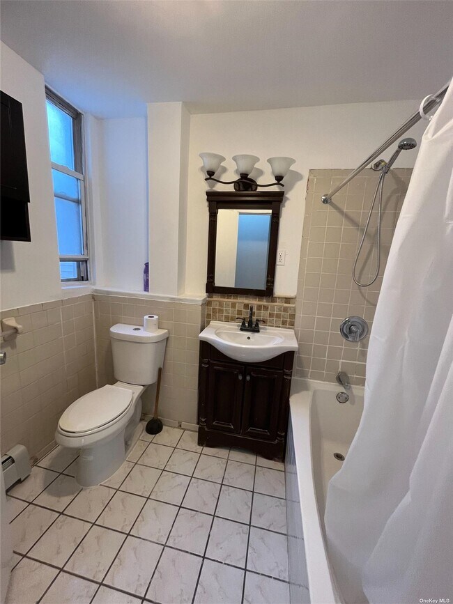 2720 Creston Ave, The Bronx, NY 10468 - Townhome Rentals in The Bronx