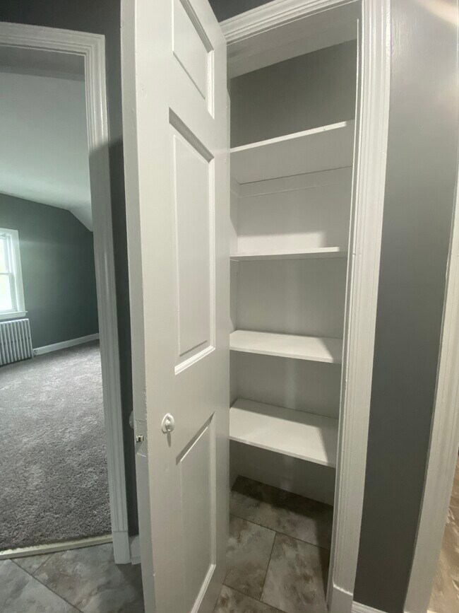 Building Photo - 34 Hall Pl