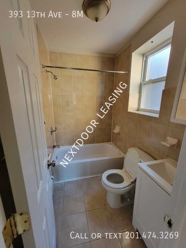 Foto del edificio - 393 13th Ave