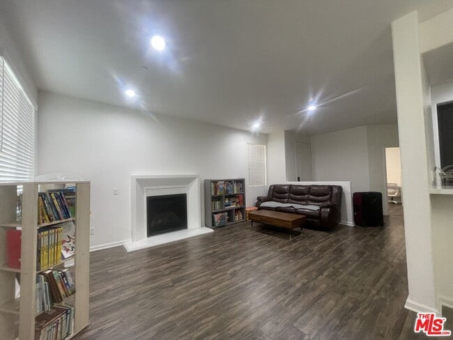 Foto del edificio - 7937 N Keer Dr
