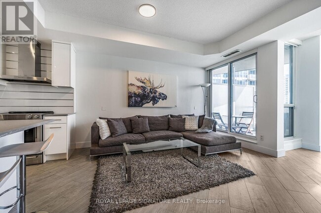 Building Photo - 218 Queens Quay W