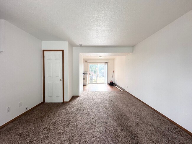 Foto del edificio - Lovely Duplex 2 Bed 2 Bath in Gresham, OR!