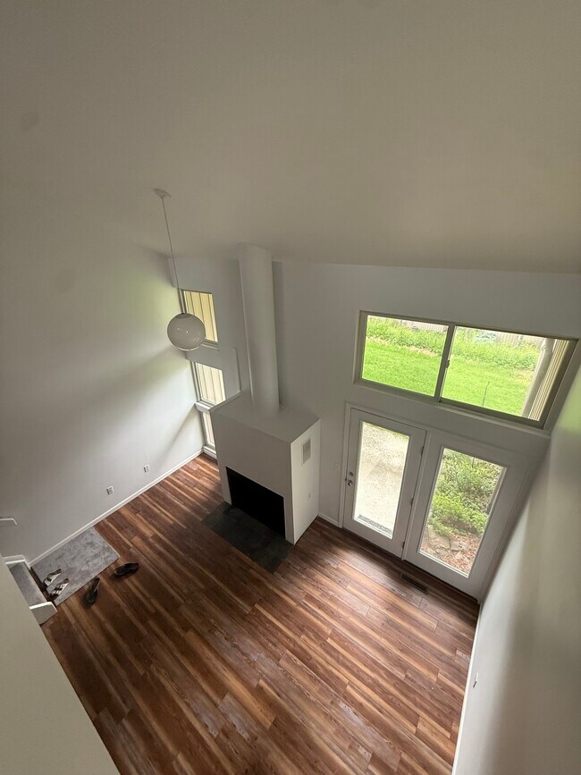 Foto del edificio - 1051 Danby Rd