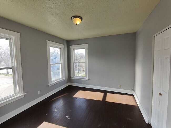 Building Photo - Winthrop520