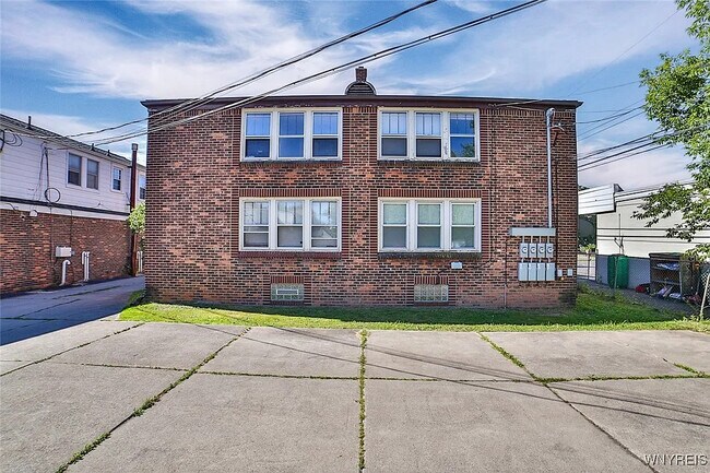 Building Photo - 660 Cleveland Dr