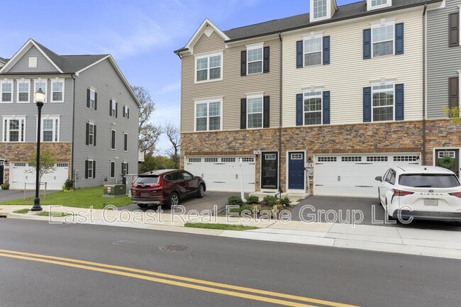 Building Photo - 1716 Atlas Dr