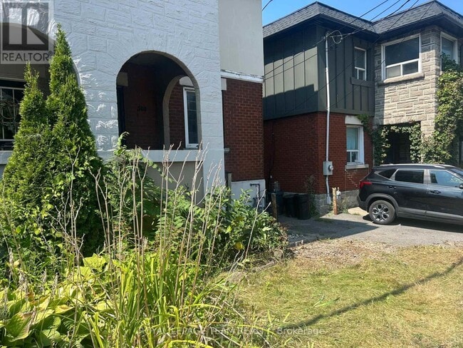 Building Photo - 500 Parkdale Ave