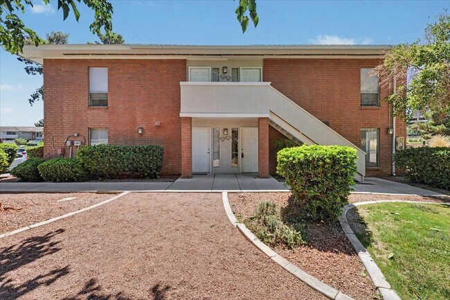 Foto del edificio - 618 Oakmont Ave